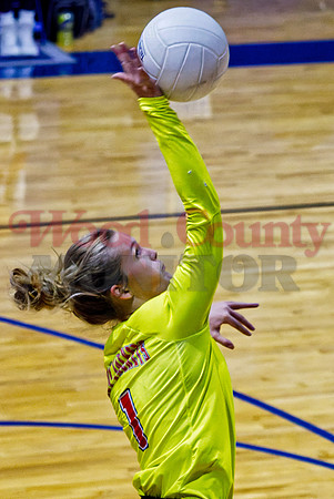 _9130950 Jaycee Maag serves