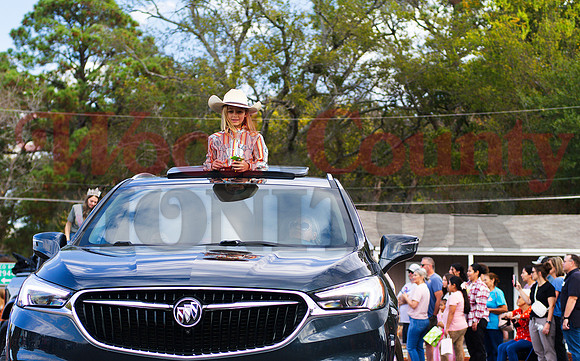 _1385854 Charlie Vaughn parades