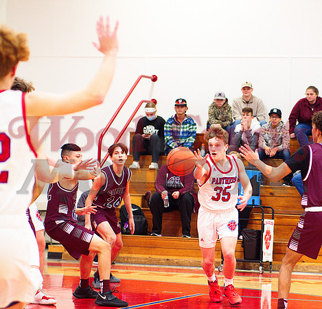 _1058332 Gavin Parker passes