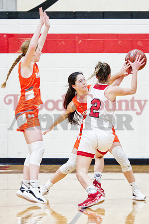 _1236327 Macy Fischer and Kapri Riley trap