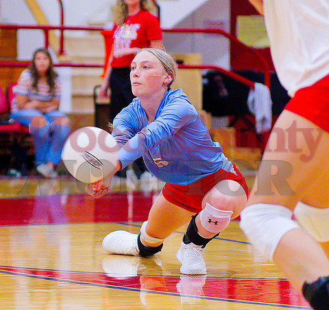 _1321005 Alyssa Murdock digs