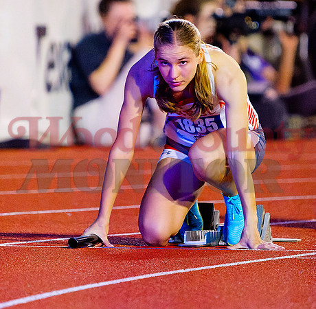 _5022579 Raylie Peebles eyes 4x400m start