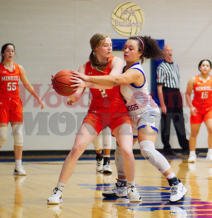 _1058516 Ashley Davis guards Mylee Fischer
