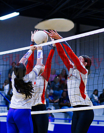 _1290080 Jayla Jackson and Mahayla McMahon block Kaylin Sapp