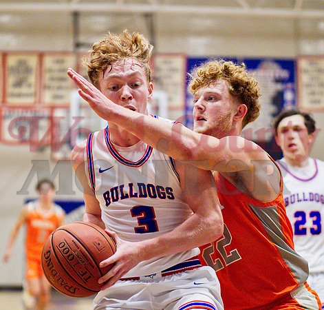 _1058639 Dawson Pendergrass guards Hunter Jordan