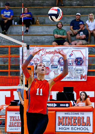 _8136564 Olivia Hughes sets