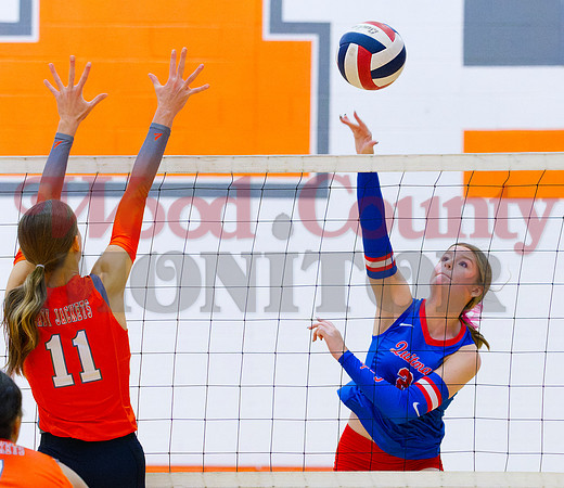 _A080363 Olivia Hughes defends Kinsey Hipp