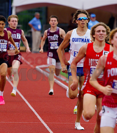 _5022342 Dakota Jiminez finishes 800m