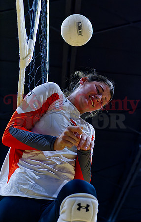 _1270035 Mahayla McMahon hustles to net