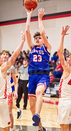 _1057961 Levi Thompson elevates