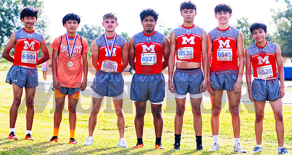 _1310535 mineola boys xc team