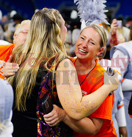 _1398170 Heather Kinder celebrates