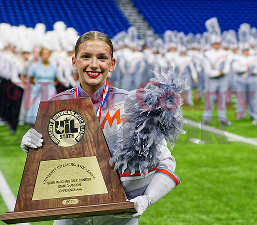 _1398037 Audria Bynum w trophy