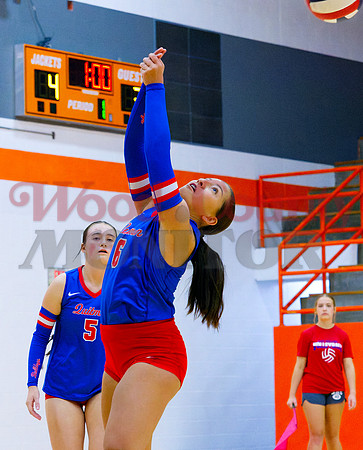 _A080045 Kaylin Sapp retreives