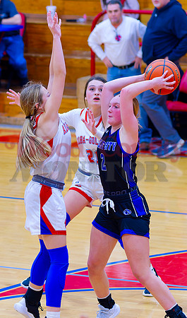 _B223874 Sadie Wright presses