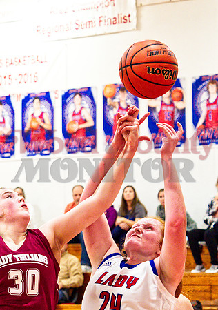 _1247165 Kylie Kennedy rebounds