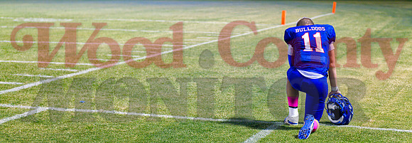_1343865 Klayton Meadows prays before second half
