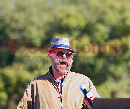 _1236950 Steven Dotson sings