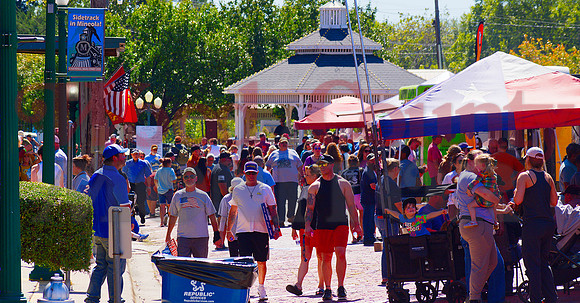_9280006 crowd