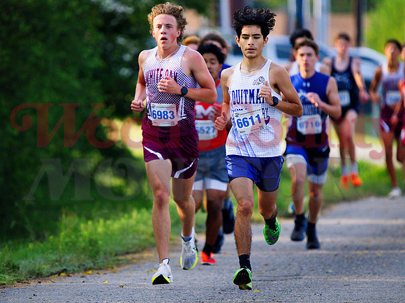 _9142683 Jairo Salinas runs