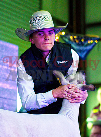 _1114643 Hunter Wernecke sells lamb