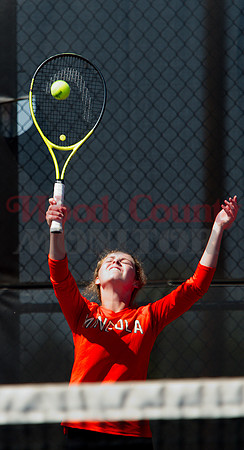 _1114182 Sunni Ruffin serves