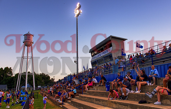 _8166823-25hdr quitman scrimmage home crowd