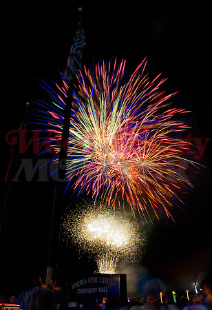 _1203517-20stk old glory fireworks