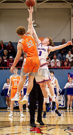 _1058610 Dawson Pendergrass out-tips Hunter Jordan
