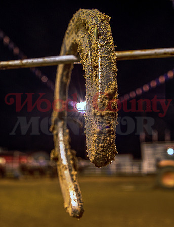 _1203719-24hdr horseshoe on fence