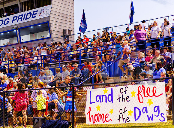 _1259662 home crowd
