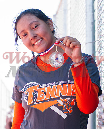 _1114435 Savannah Lopez w bronze medal