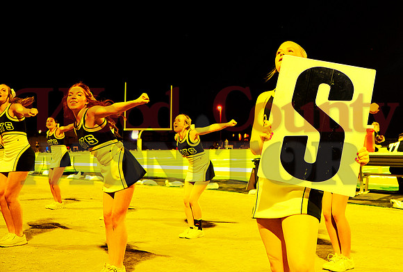 _9200482 black and gold